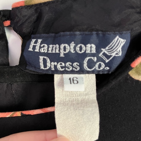 SOLD Vintage Black Floral Short Sleeve Dress - Picture 4 of 13